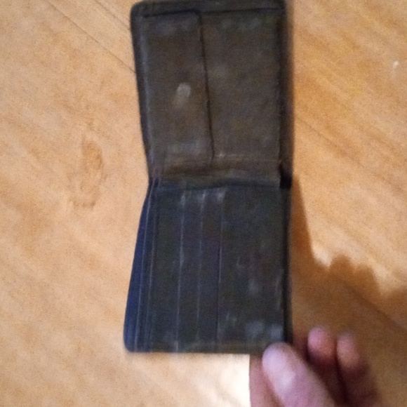 Louis Vuitton wallet - Picture 2 of 3